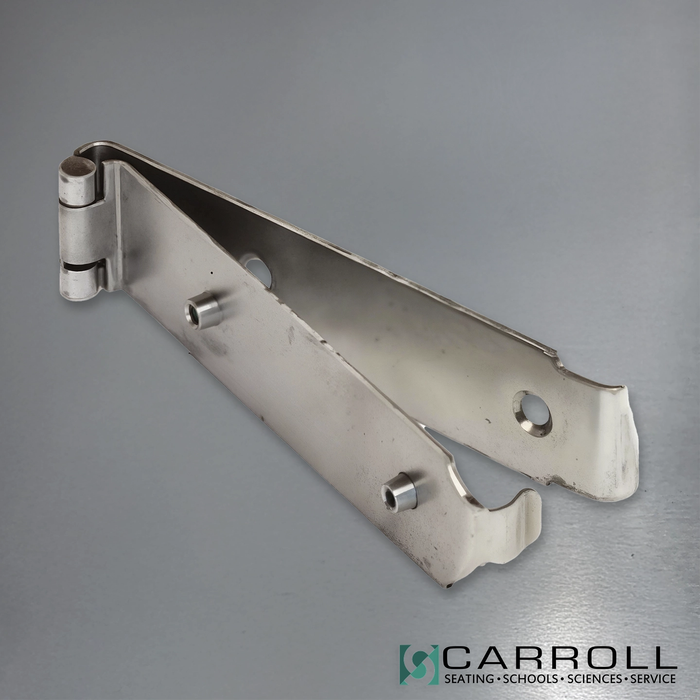 Skirt-Board-Hinge-2033006-001